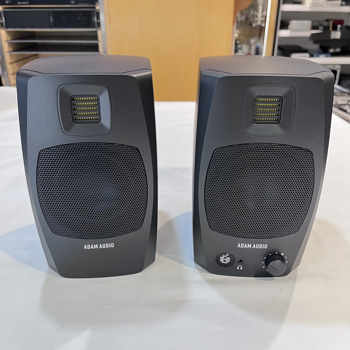 D3V Black