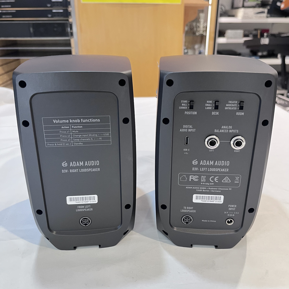 D3V Black