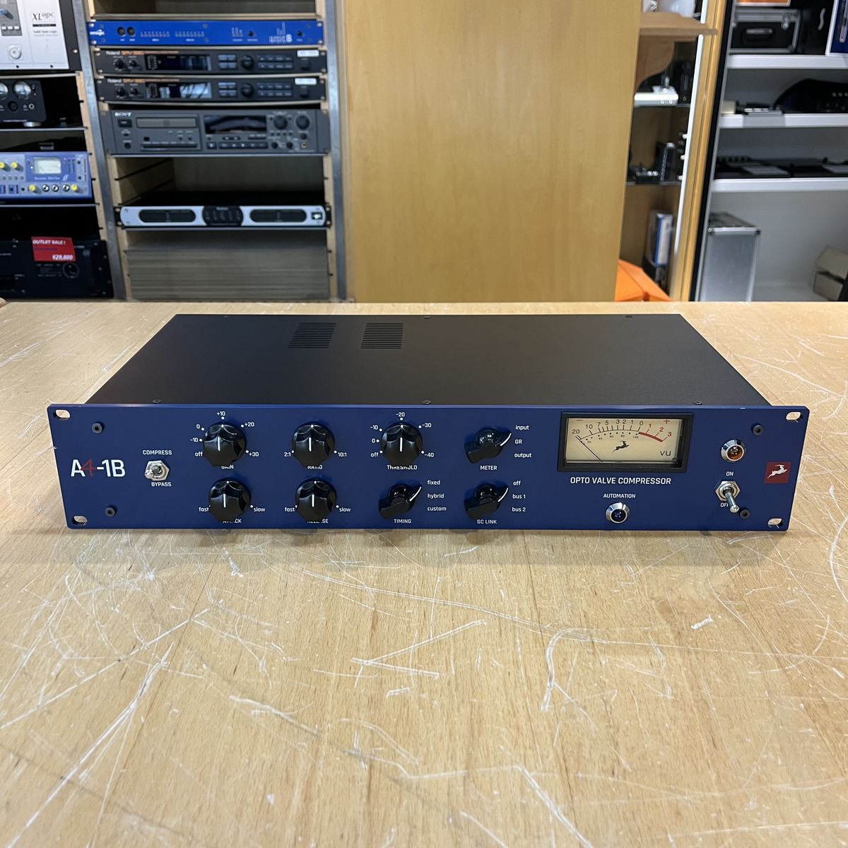 A4-1B 店頭展示機