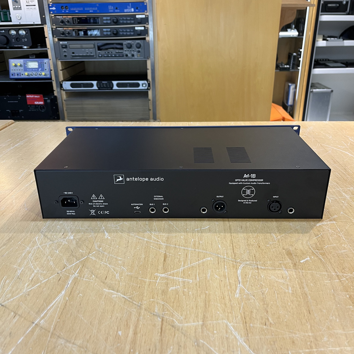 A4-1B 店頭展示機