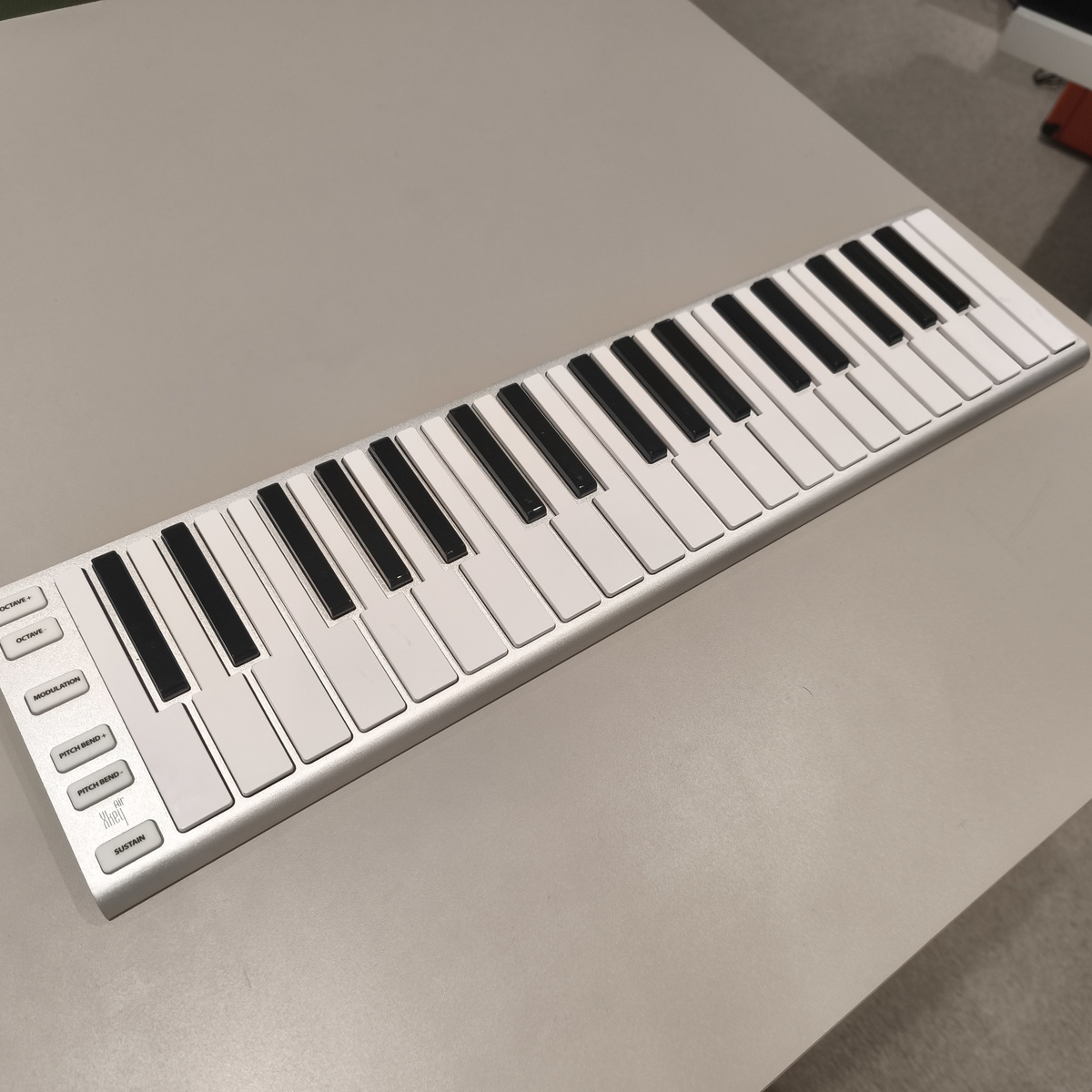 Xkey Air 37 店頭展示機