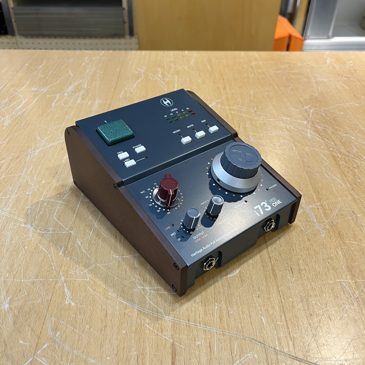 i73 PRO ONE 店頭展示機