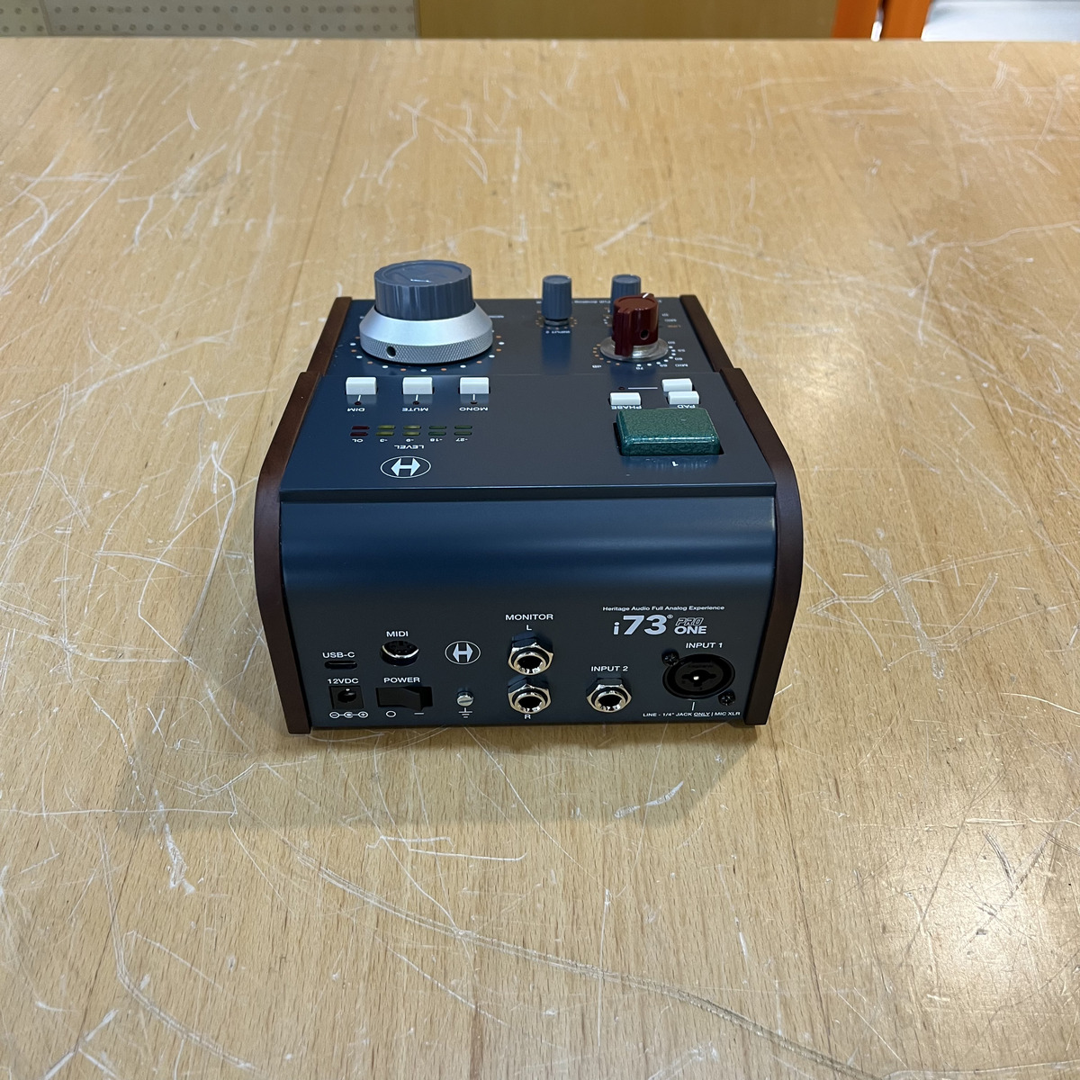 i73 PRO ONE 店頭展示機