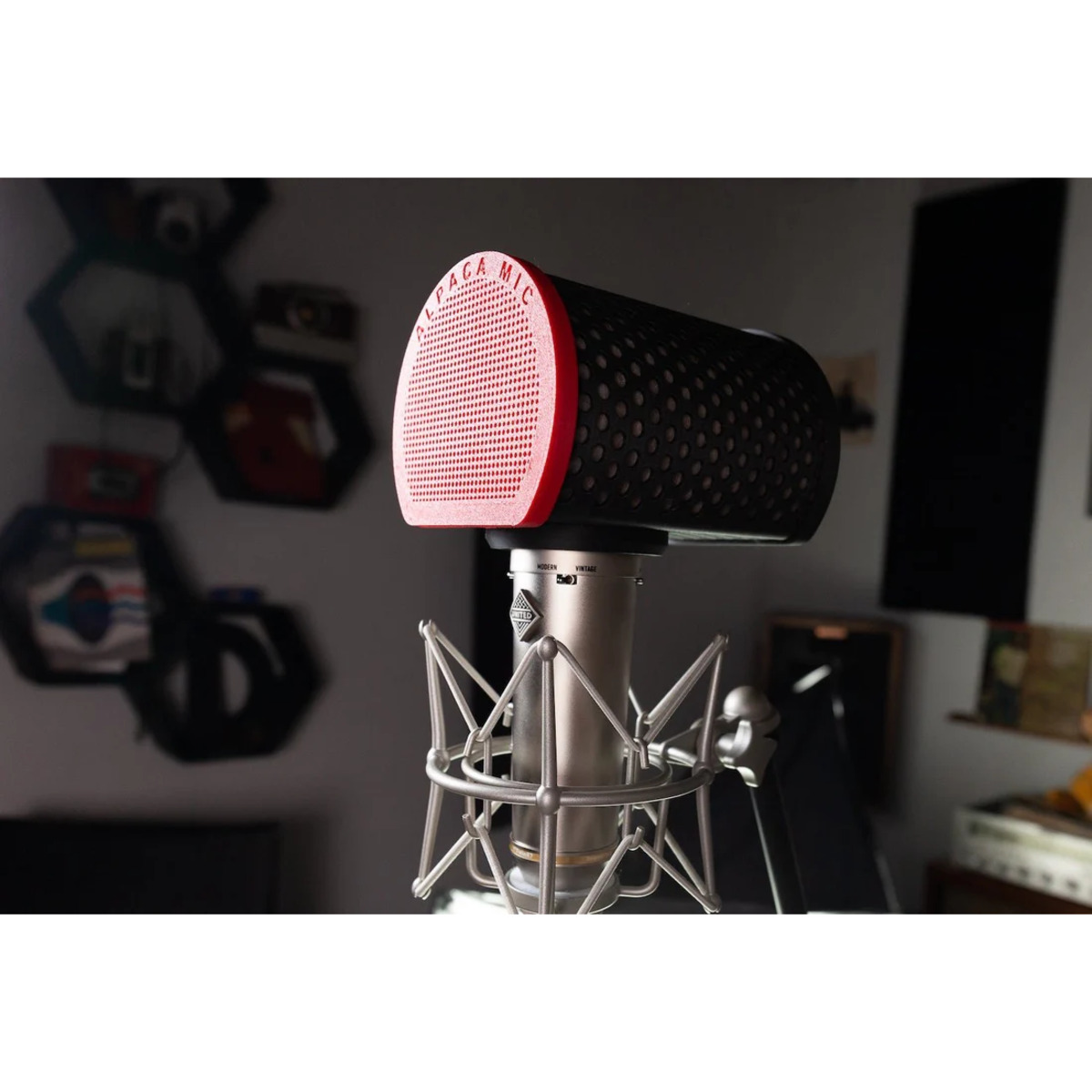 Alpaca Mic Red& Black
