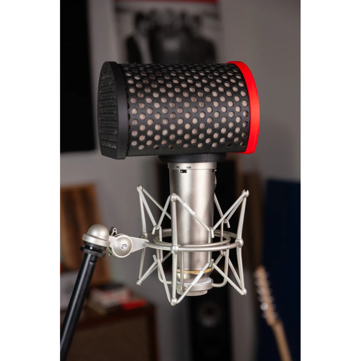 Alpaca Mic Red& Black