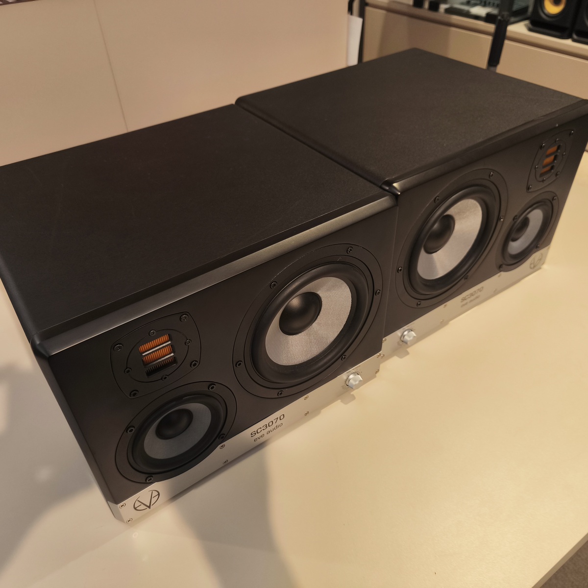 SC3070 (Pair)
