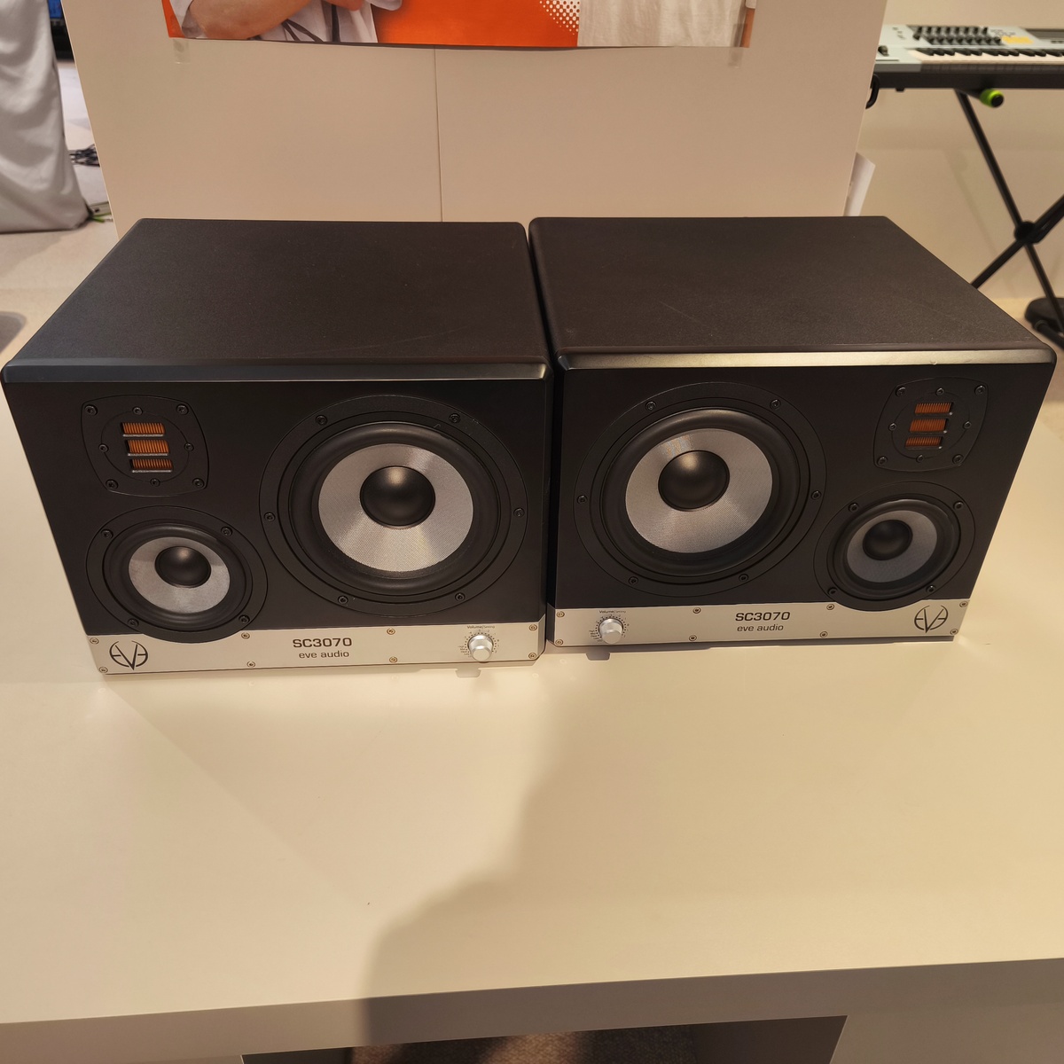 SC3070 (Pair)
