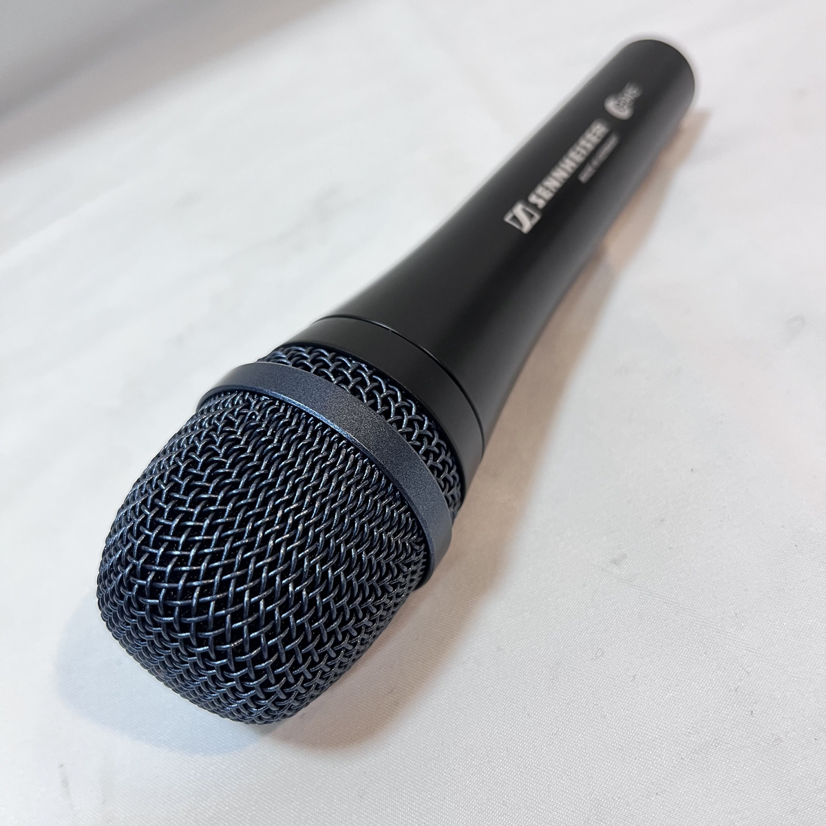 e945