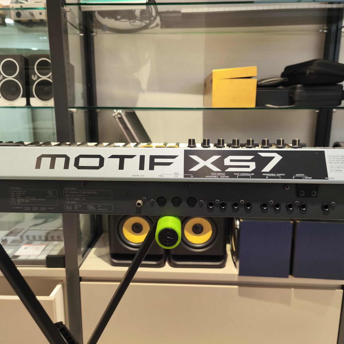 MOTIF XS7