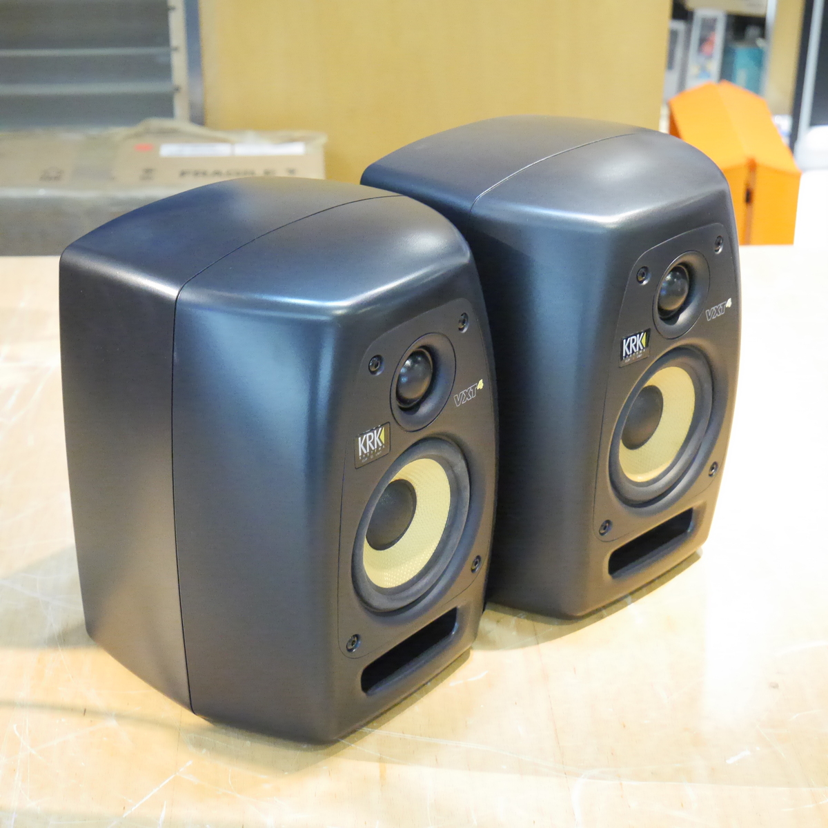 KRK VXT4 パワード モニター スピーカー PA スタジオ KRK VXT4 パワード モニター スピーカー PA スタジオ