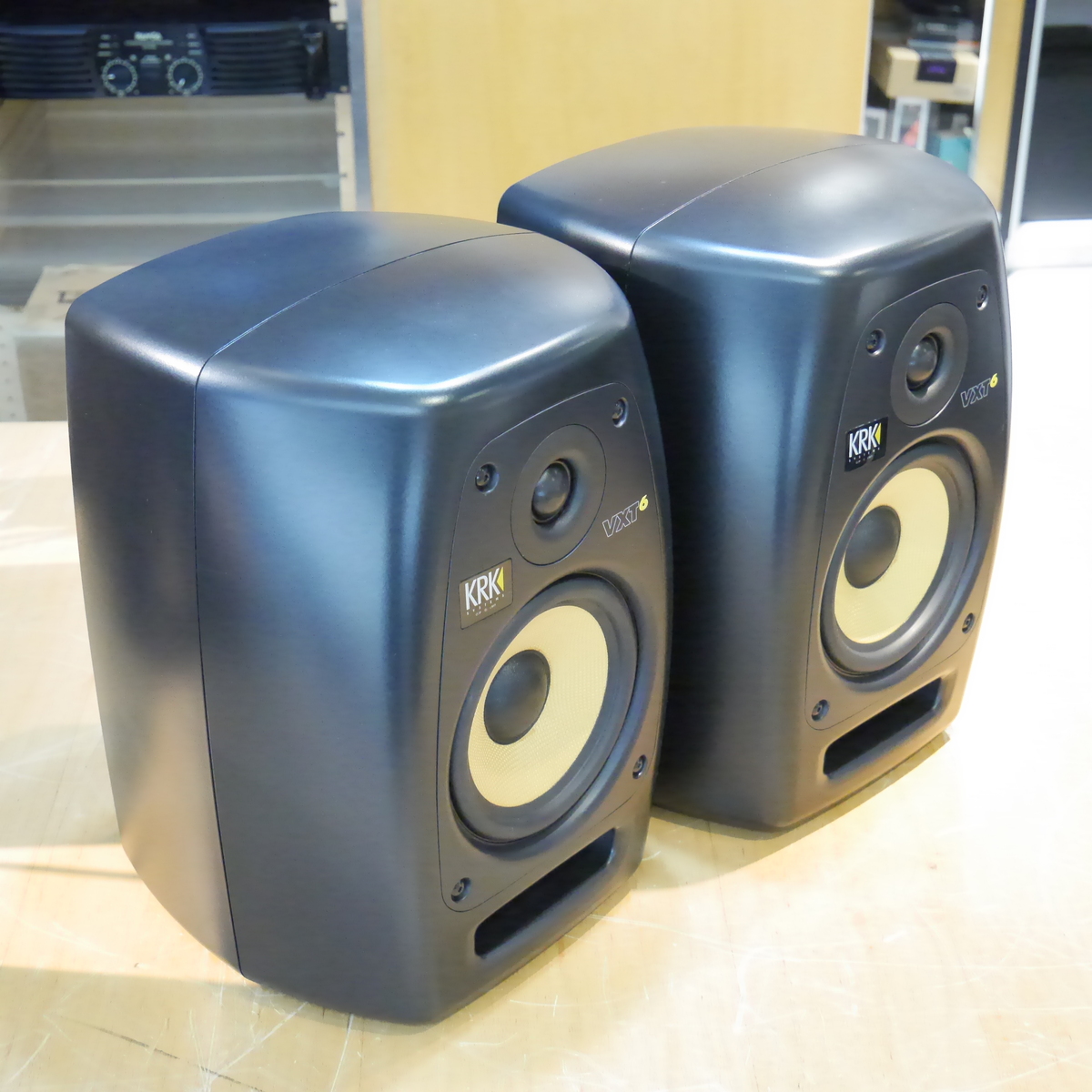 KRKのパワードサブウーファー KRK 10sが誕生！！その威力とは！？
