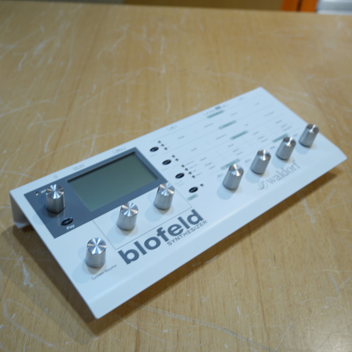 BLOFELD DESKTOP + Sample Option