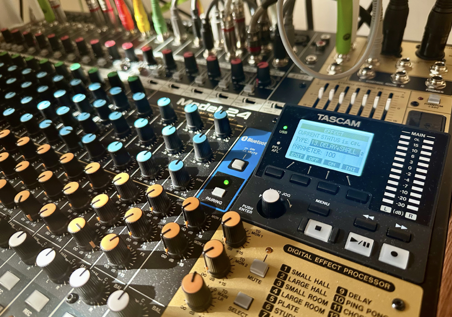 TASCAM M-06ST アナログミキサー タスカム