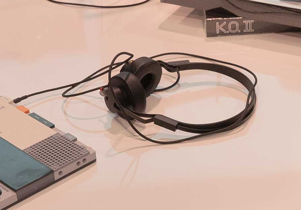 Teenage Engineering(ティーンエイジエンジニアリング) M-1 headphones