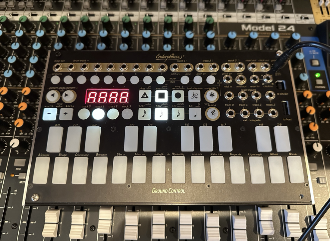 ENDORPHIN.ES(エンドルフィン) Ground Control | Rock oN Line eStore