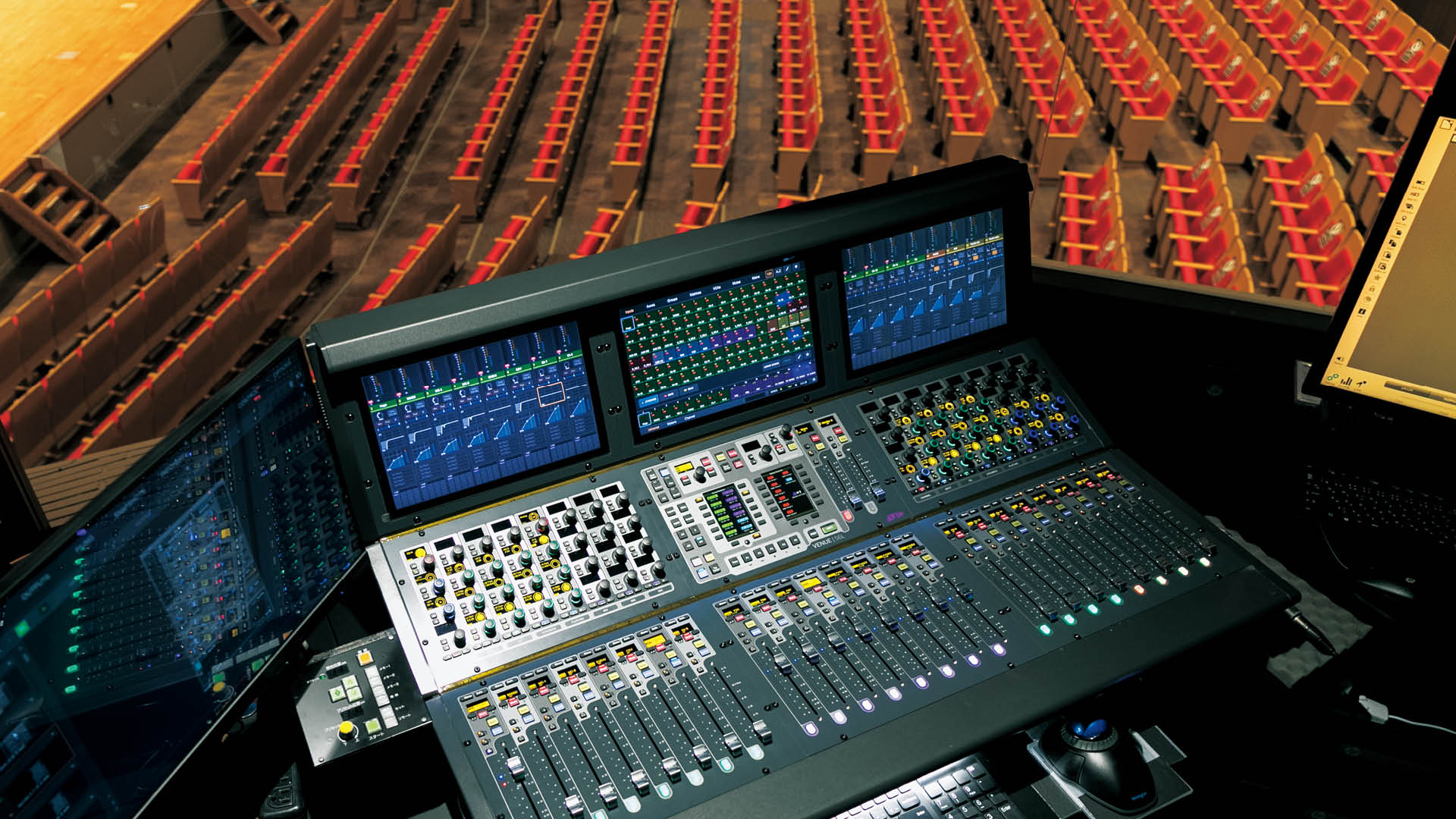 吹田市文化会館 メイシアター 様 導入事例