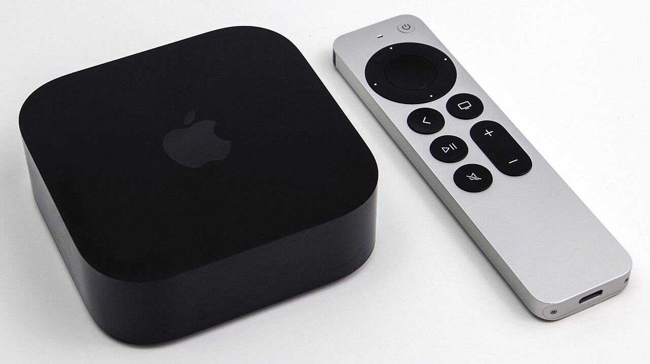 Apple TV 4KとSiri Remote